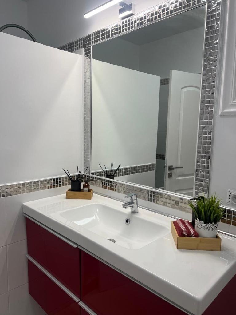 Bathroom vanity and mirror — Golden View Costa Adeje photo gallery